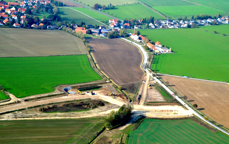Luftaufnahme aus dem Baufeldbereich der künftigen B 240, Ortsumgehung Weenzen-Süd, Foto vom 23. Oktober 2019
