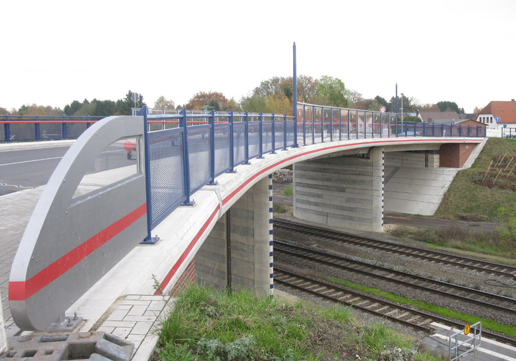 Die neue Bahnüberführung im Zuge der L 134 in Stubben