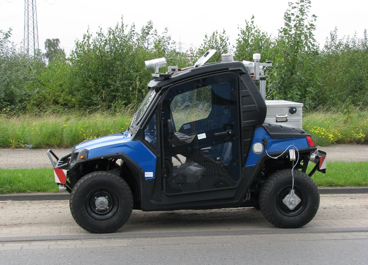 Ein Quad-Spezialfahrzeug, wie es zur Zustandserfassung auf Radwegen zum Einsatz kommt