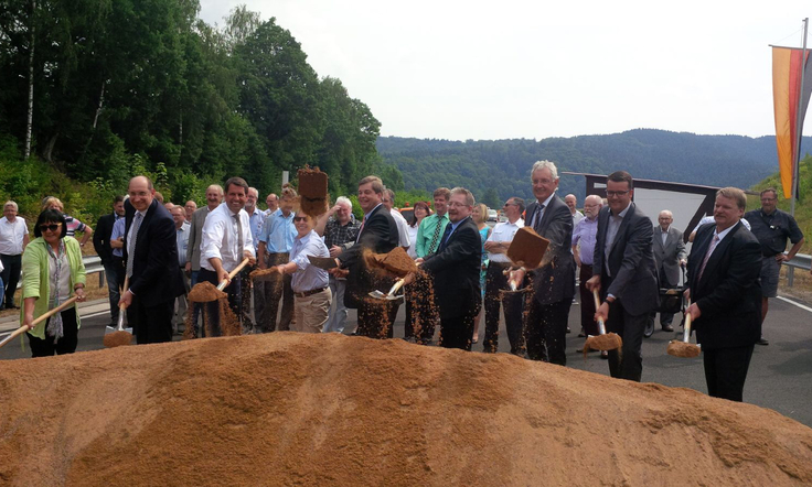 Erster Spatenstich für die Verlegung der B 241 zwischen Bollensen und Volpriehausen am 25. Juli 2016