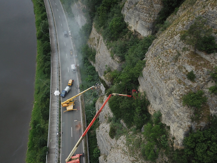 Hubsteigereinsatz zur Entfernung von Lockergestein, August 2018