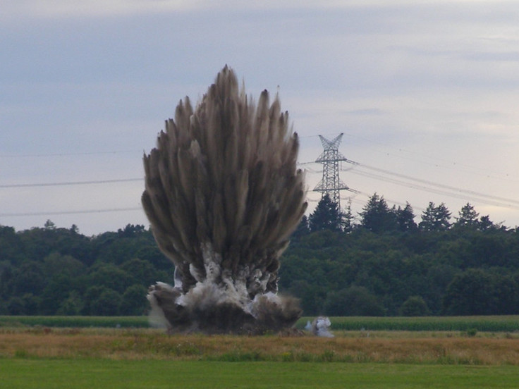 Sprengung einer Fliegerbombe auf dem Gelände des ehemaligen Standortübungsplatzes Friedrichsfeld am 3. August 2020