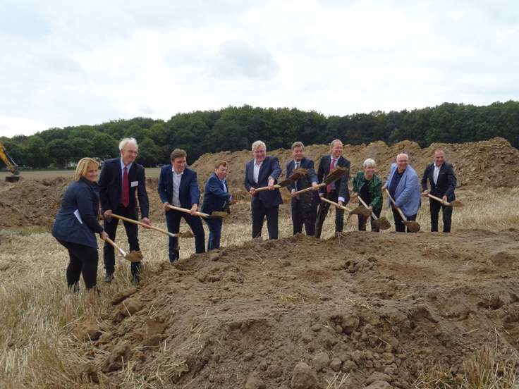 Symbolischer erster Spatenstich für die Ortsumgehung Wunstorf am 17. September 2021