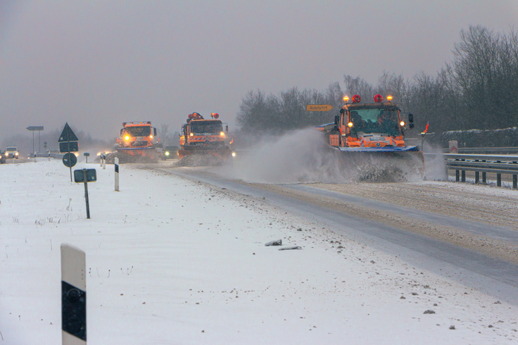 Winterdienst auf der Bundesstraße 6 im Bereich Nienburg