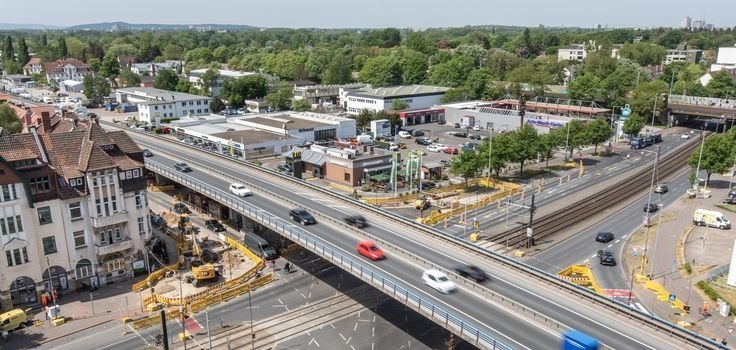 Die Brücke über die Hildesheimer Straße im Zuge des Südschnellweges