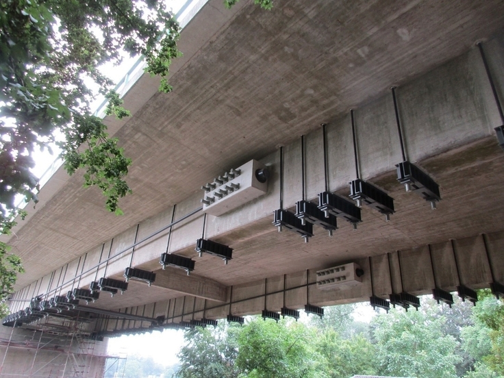 Durchgeführte Verstärkungsmaßnahme an der Leinebrücke Neustadt (B 6)