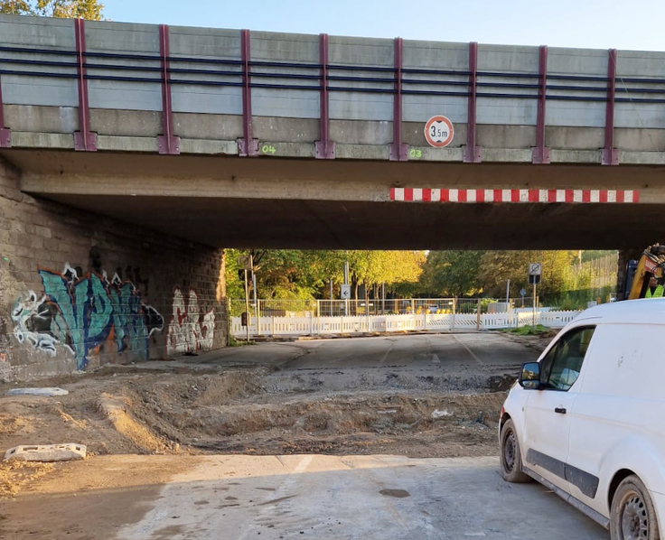 So gut wie fertig: Auf diesem Bild von vor ein paar Tagen fehlt nur noch die Fahrbahndecke der Schützenallee. Danach ist die Straße wieder frei.