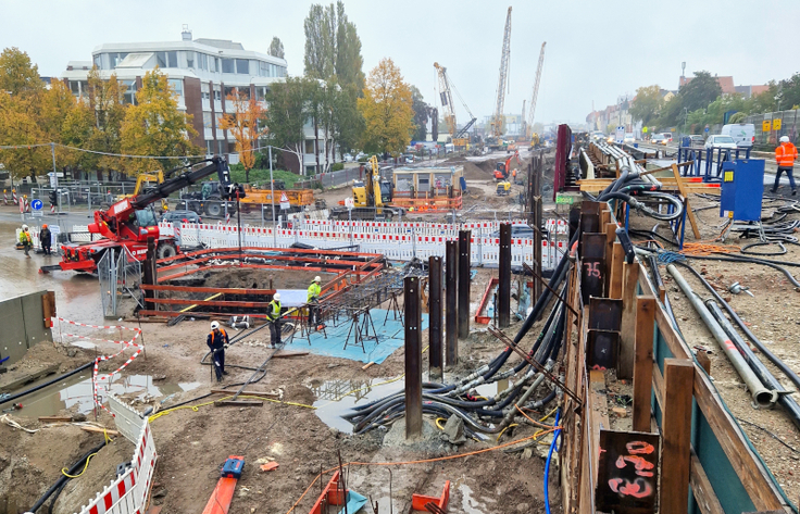 Mächtig was los: Auf der Südschnellwegbaustelle sind viele Gewerke gleichzeitig tätig. Hier den Überblick zu behalten gelingt nur mit guter Planung.