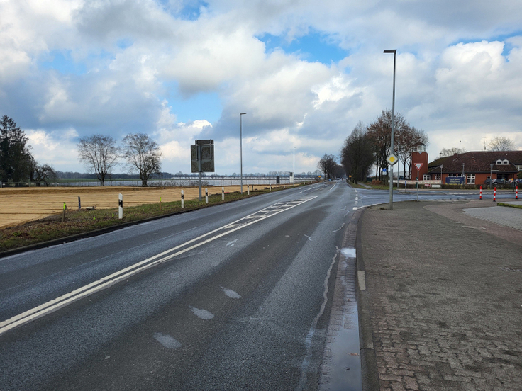 Die B 75 und die Todtglüsinger Straße (K 57).