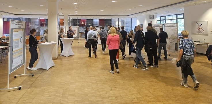 Etwa 70 Interessierte nahmen das gemeinsame Infoangebot der NLStBV und der Stadt Neustadt am Rbge. wahr.