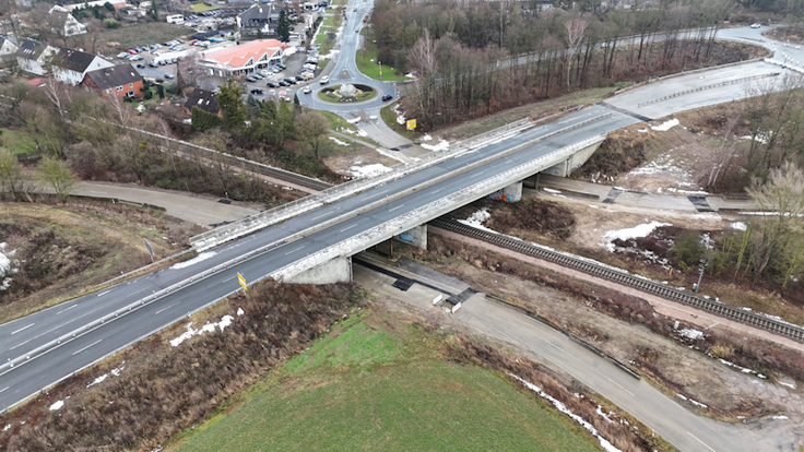 Die B-6-Brücke ist bald Geschichte. Der Abriss beginnt demnächst (Foto vom Januar 2026).