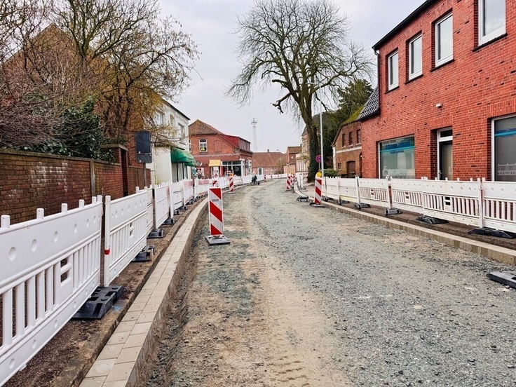 Nach dem Frost kann in Pewsum endlich wieder gearbeiter werden.