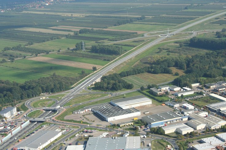 Die neuen Anschlussstellen Stade-Süd (vorn) und -Ost