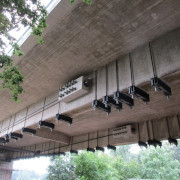 Durchgeführte Verstärkungsmaßnahme an der Leinebrücke Neustadt (B 6)